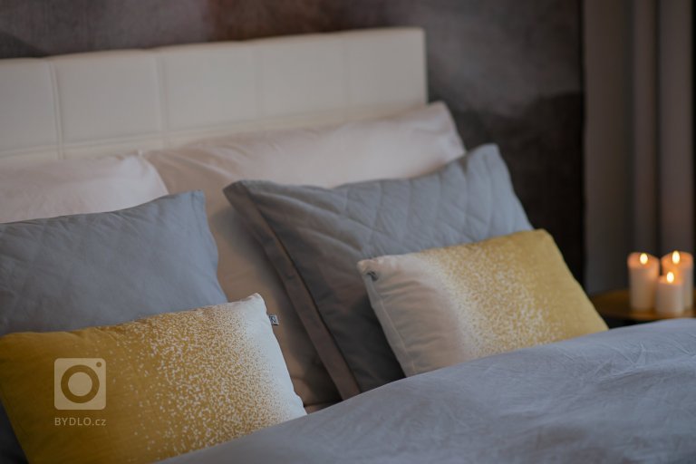 add picture to album