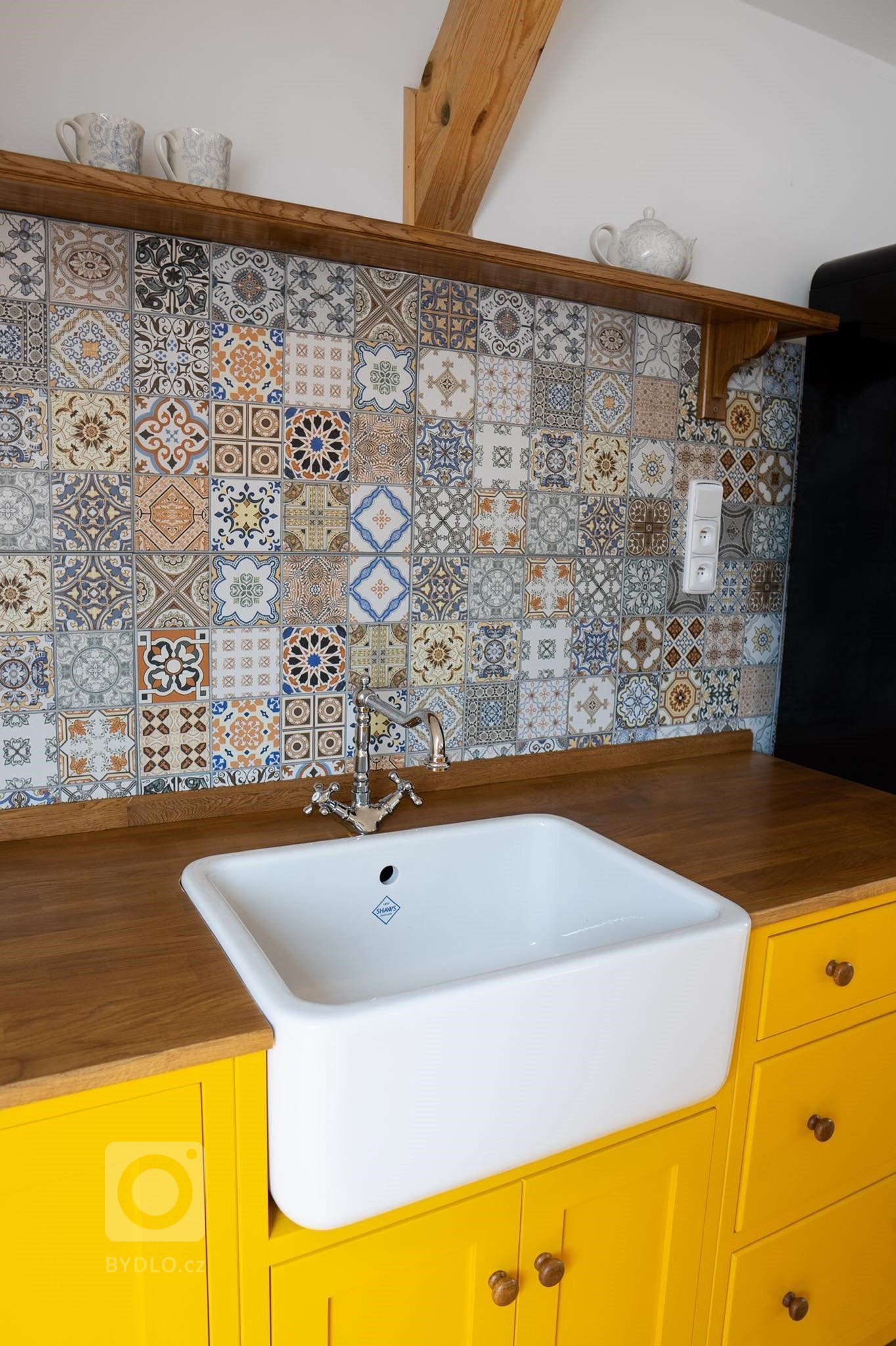 Tato kuchyně byla navržena a vyrobena pro klienty, kteří rekonstruovali svou venkovskou usedlost. Je součástí&nbsp;otevřeného prostoru jednoho z&nbsp;loftových…