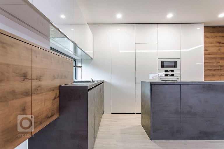 add picture to album