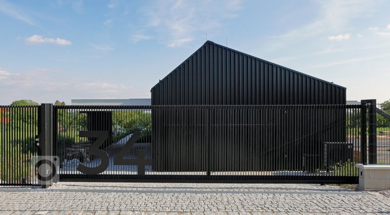 add picture to album