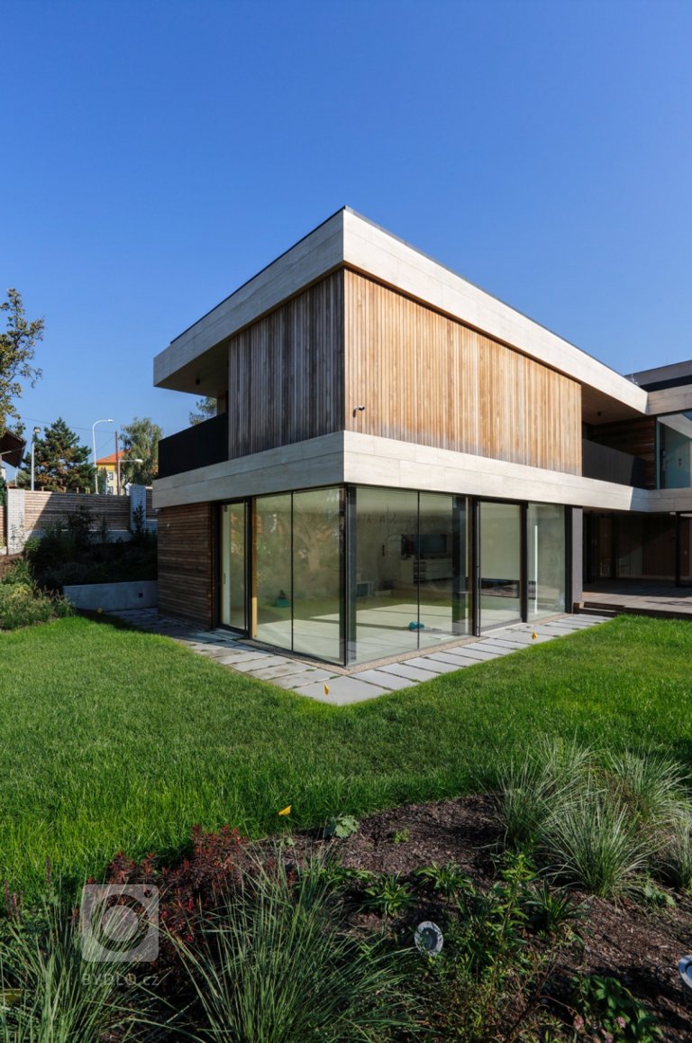 add picture to album