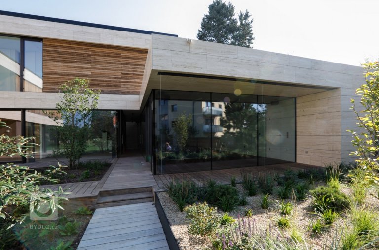 add picture to album