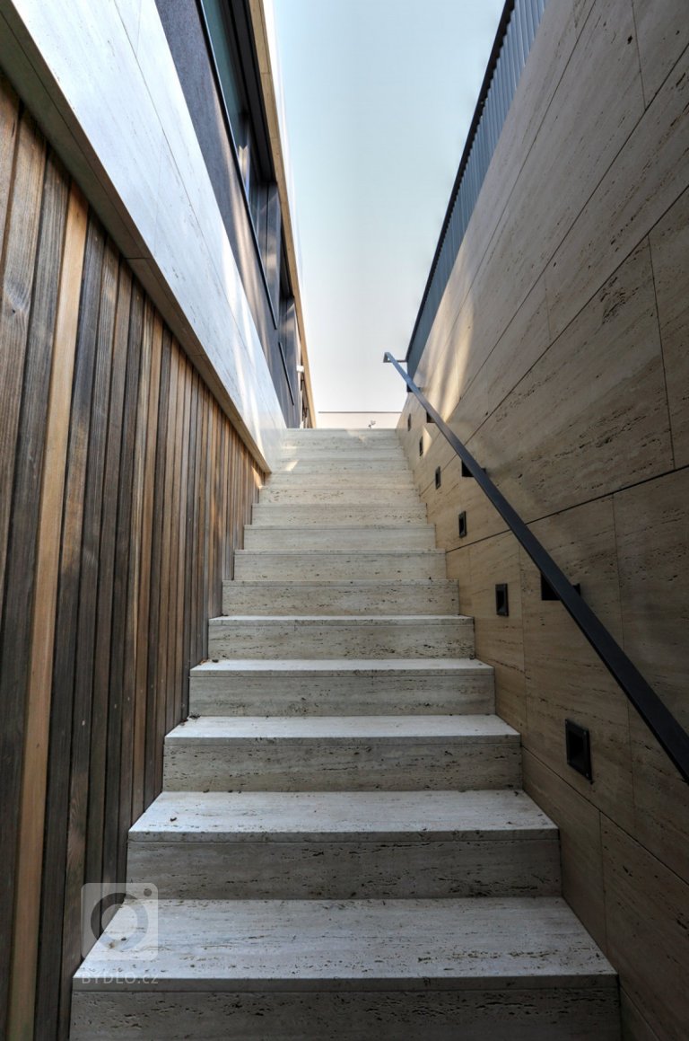 add picture to album