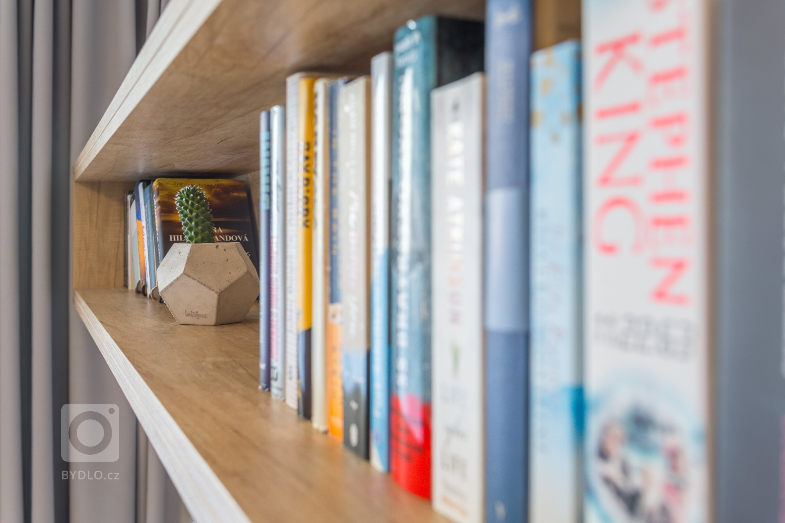 Nový, zrealizovaný bytu v Slnečniciach pod taktovkou Ateliéru DOBRÝ INTERIÉR.
