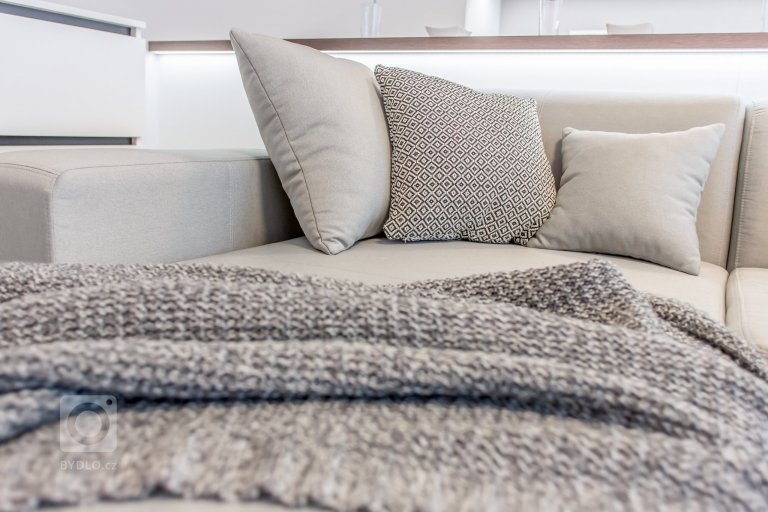 add picture to album