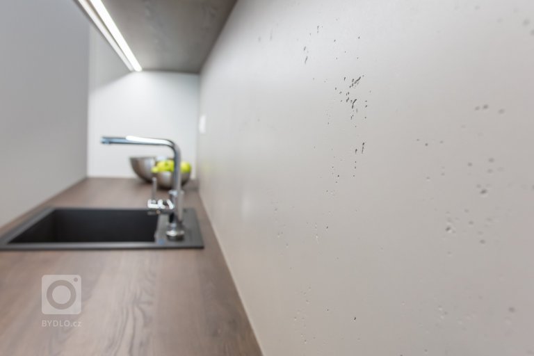 add picture to album