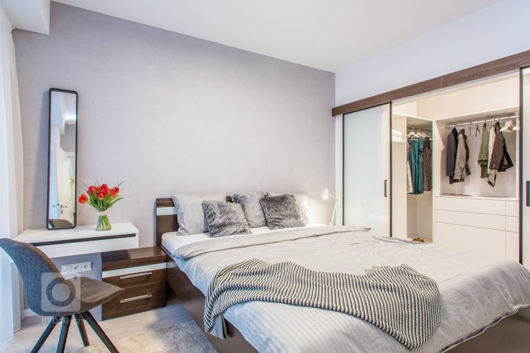 add picture to album