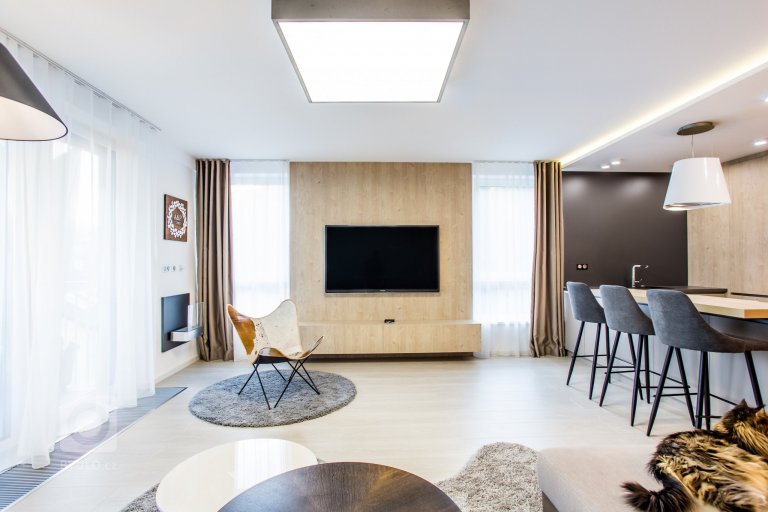 add picture to album