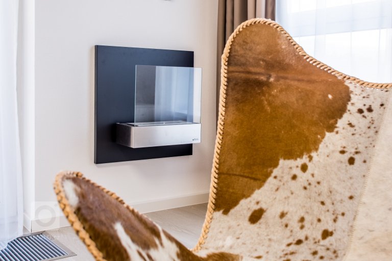 add picture to album