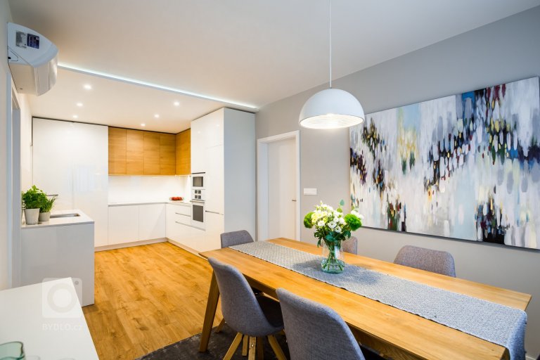 add picture to album