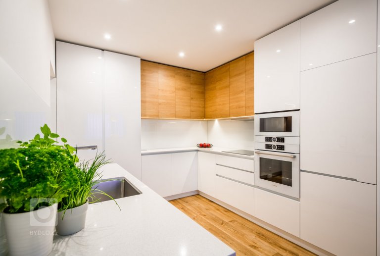 add picture to album