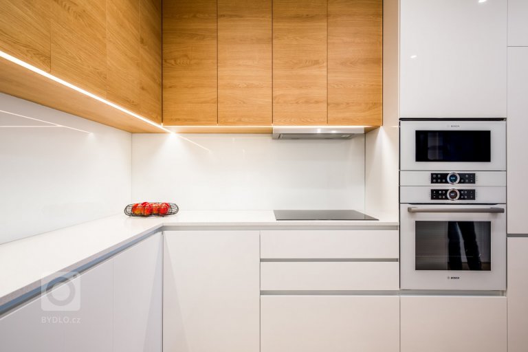 add picture to album