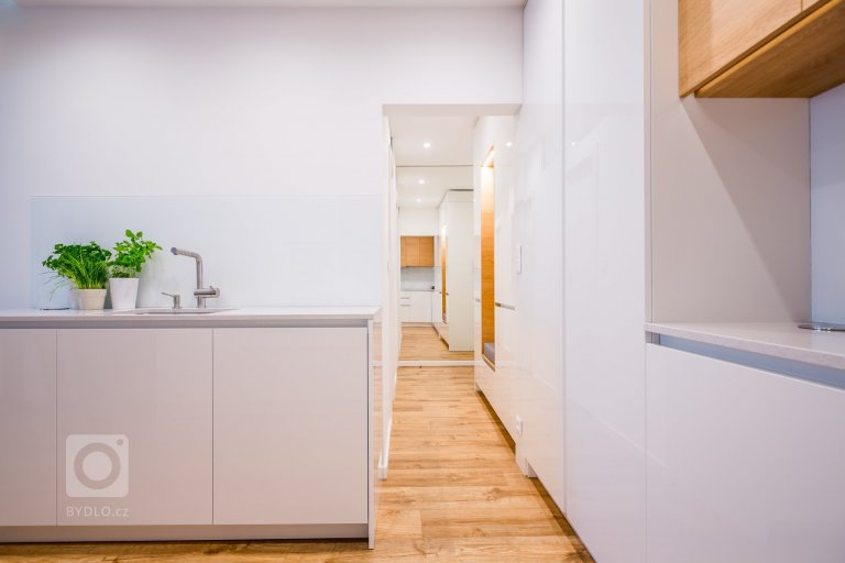 add picture to album