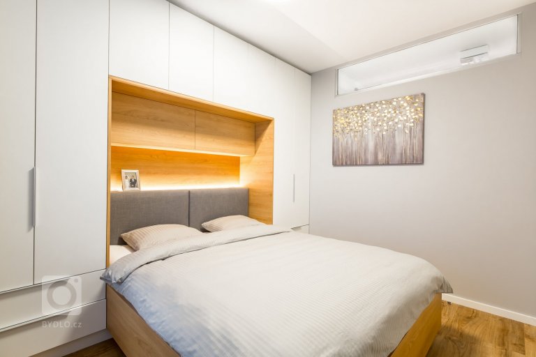 add picture to album