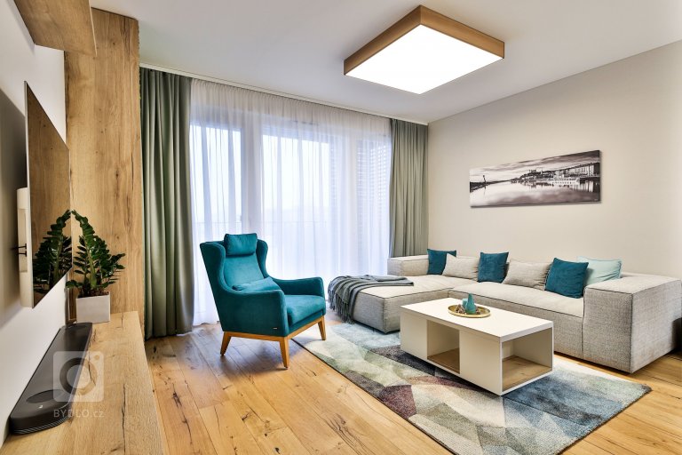 add picture to album