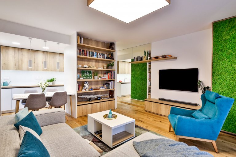 Realizácia 3-izbového bytu v Rezidencie Pri mýte - v&nbsp;tomto útulnom interiéri prevláda zeleň a moderný koncept dopĺňajú prírodné materiály, masívne drevo a…