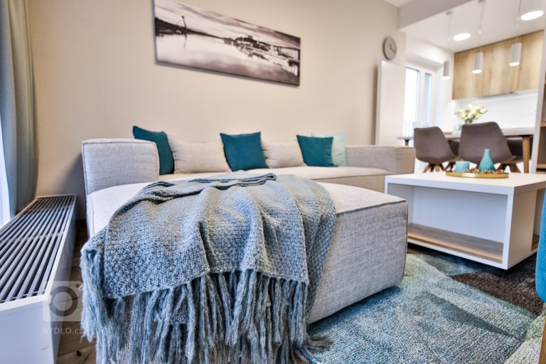 add picture to album