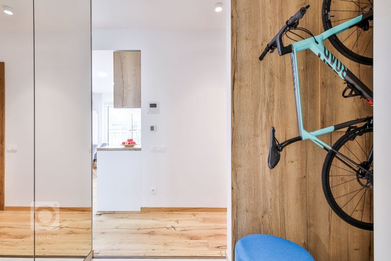 add picture to album