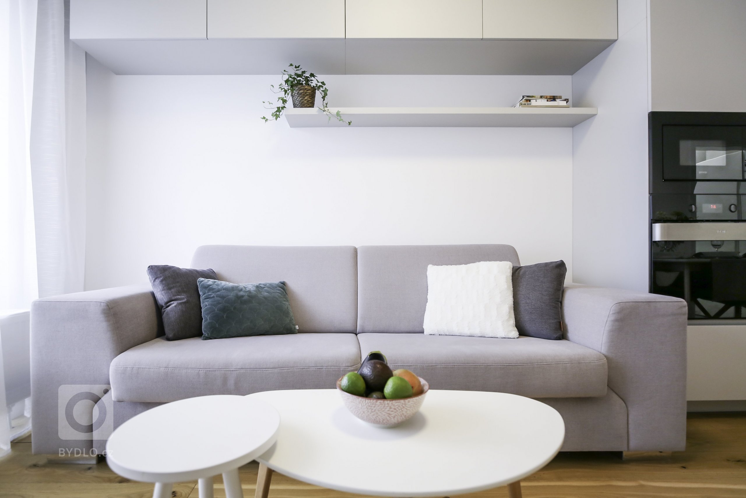 Pri tvorbe interiéru 1,5-izbového bytu v Slnečniciach pre mladý pár nám išlo hlavne o funkčnosť a moderný dizajn. Svetlé povrchy a materiály spolu s…