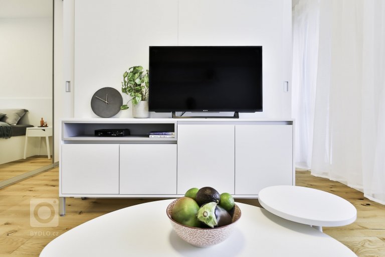 add picture to album