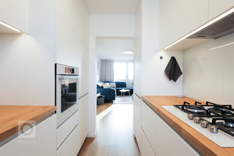 add picture to album