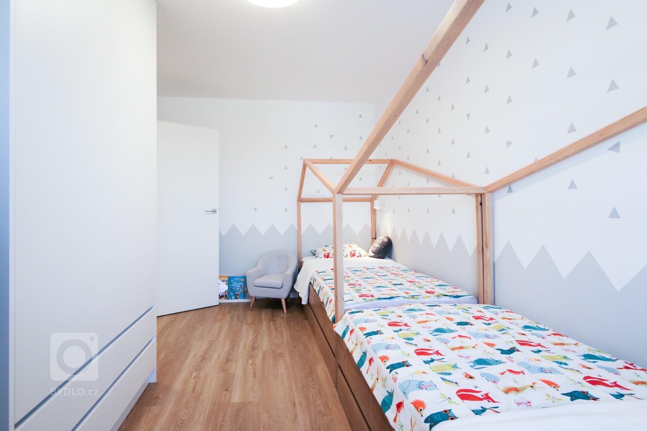 KOMPLETNÁ REKONŠTRUKCIA BYTU V RUŽINOVE&nbsp;✨
Na začiatku bol panelový byt v úplne pôvodnom stave, ktorý by ste dnes nespoznali&nbsp;????
Tento projekt bytu…