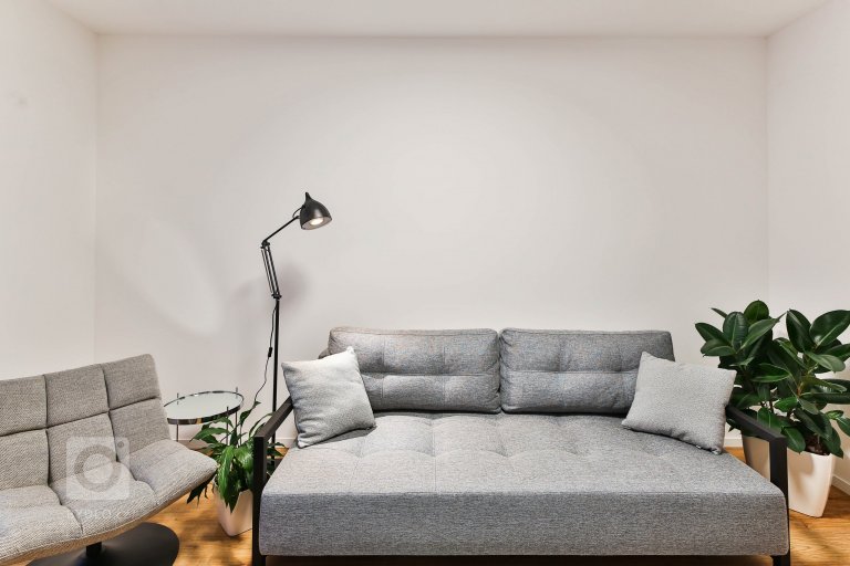 add picture to album