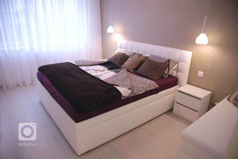 add picture to album