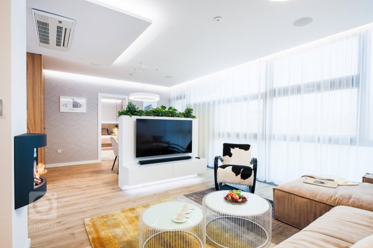 add picture to album