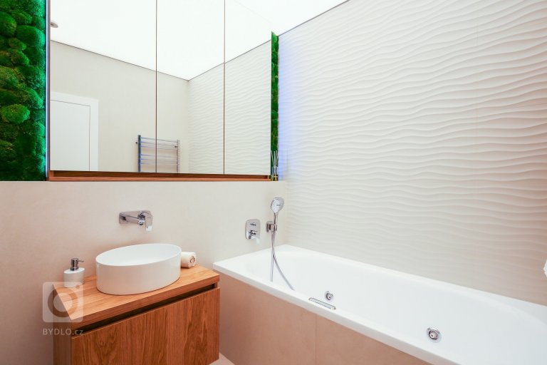 add picture to album