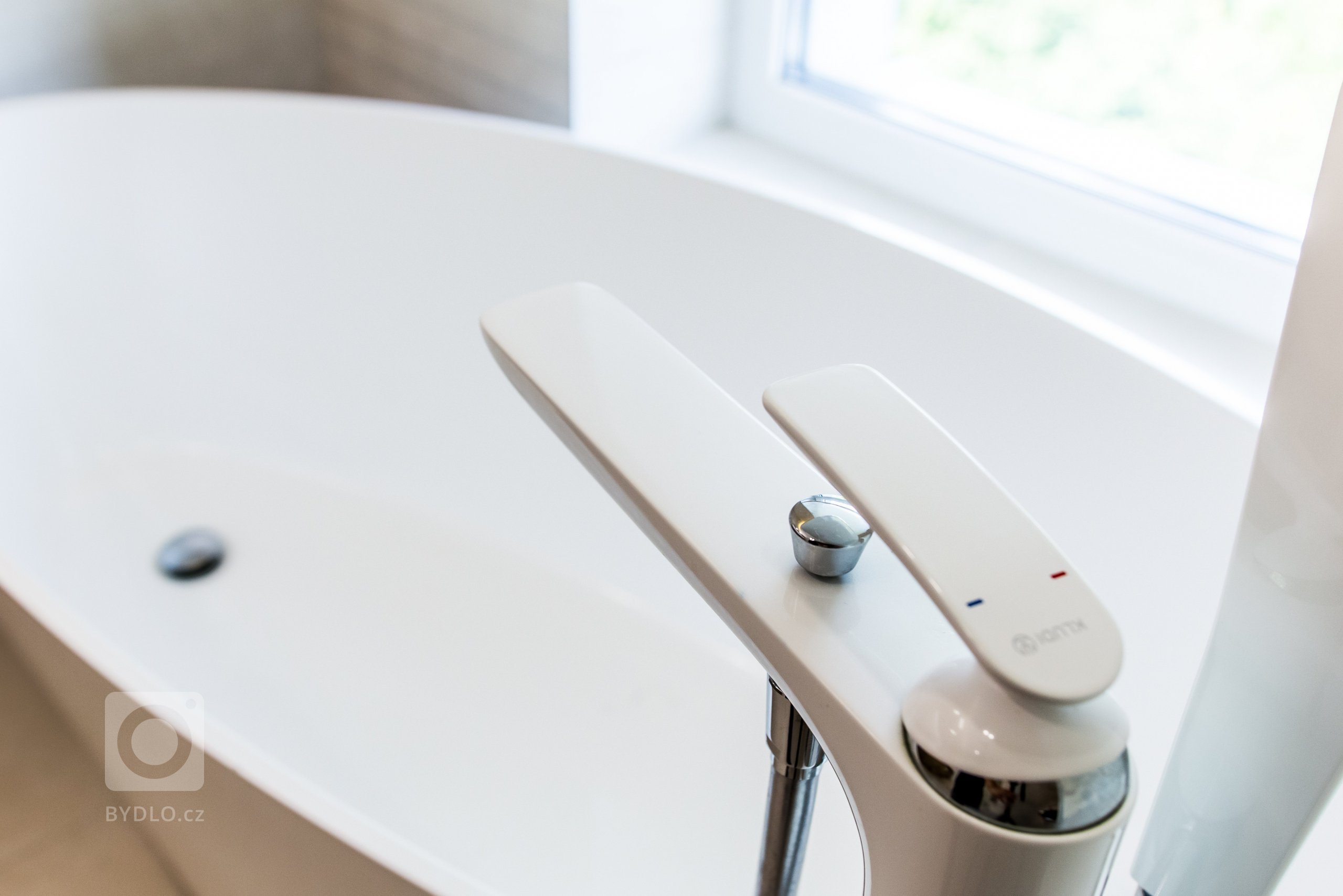 Moderní minimalistický interiér, pozrite si fotografie 4-izbového bytu v Banskej Bystrici, ktorý vznikol výnimočnou spoluprácou klienta s citom pre detail a…