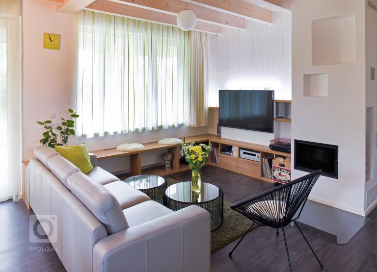 add picture to album