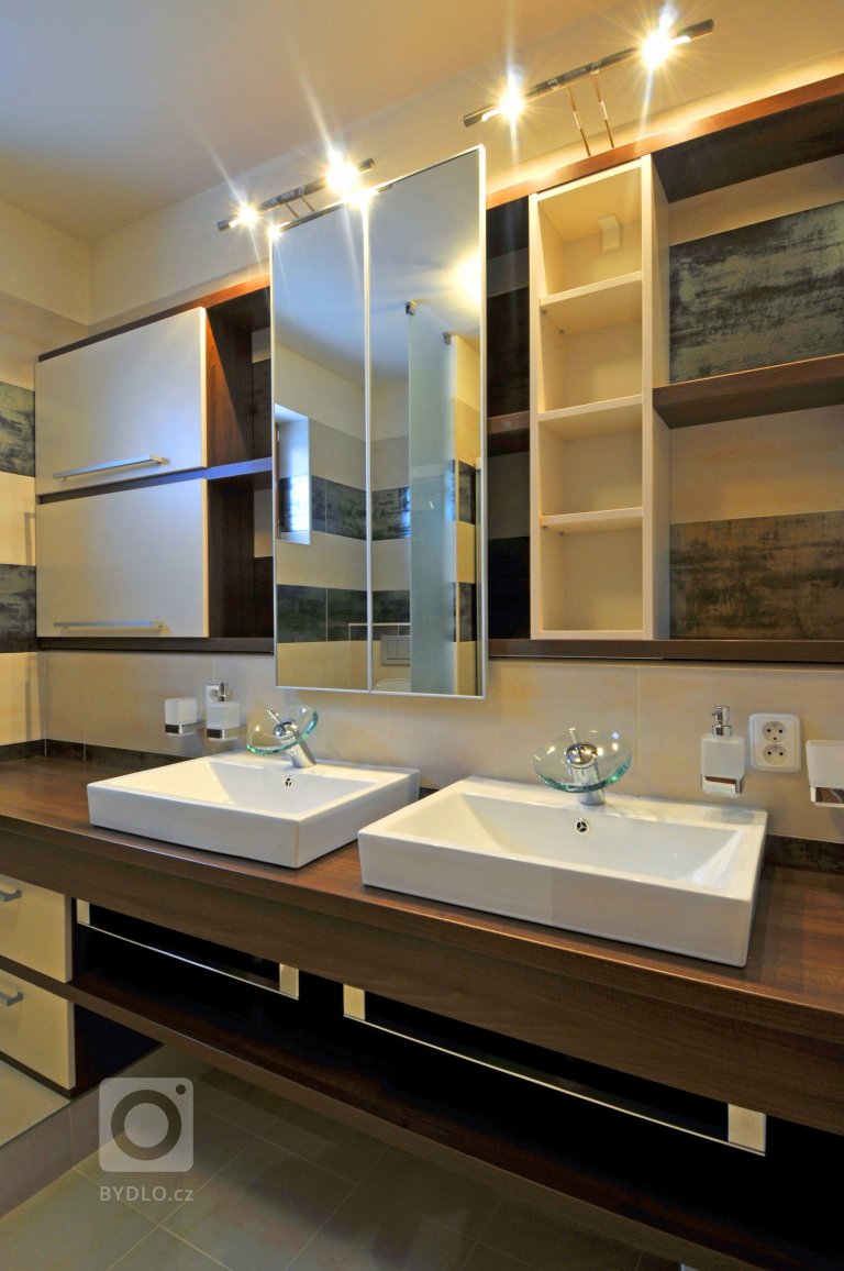 add picture to album