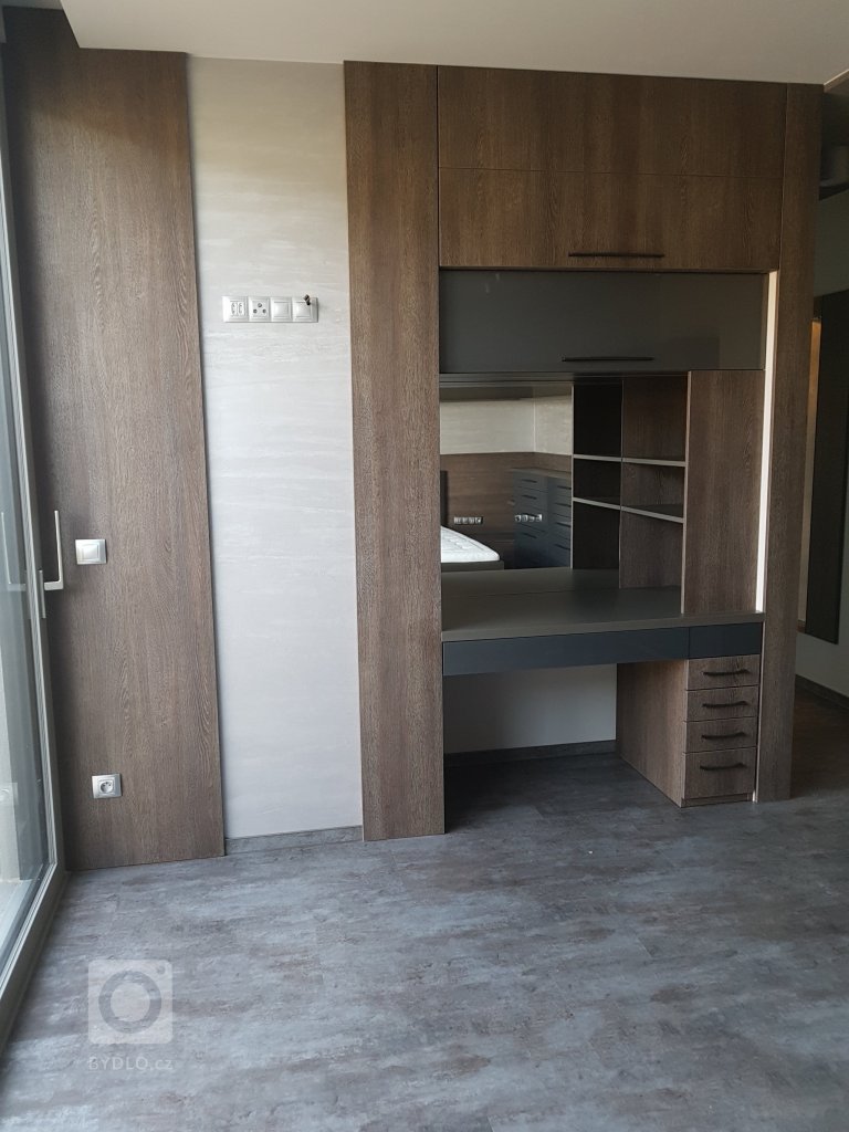 add picture to album