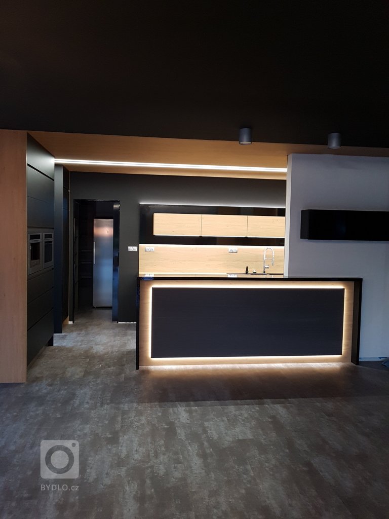 add picture to album