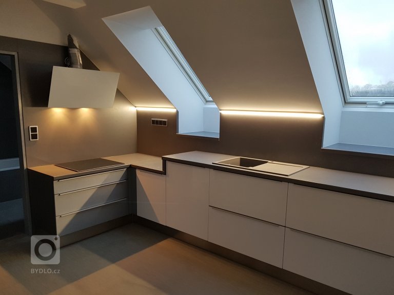 add picture to album