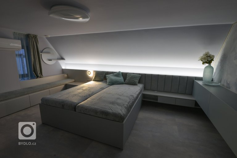 add picture to album