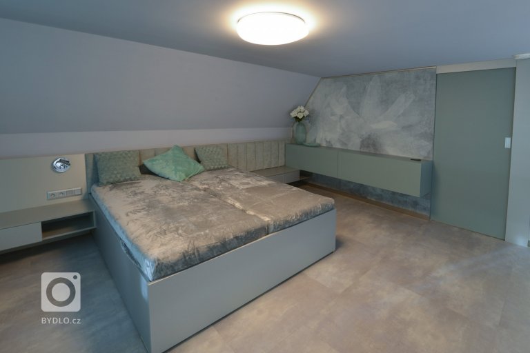 add picture to album