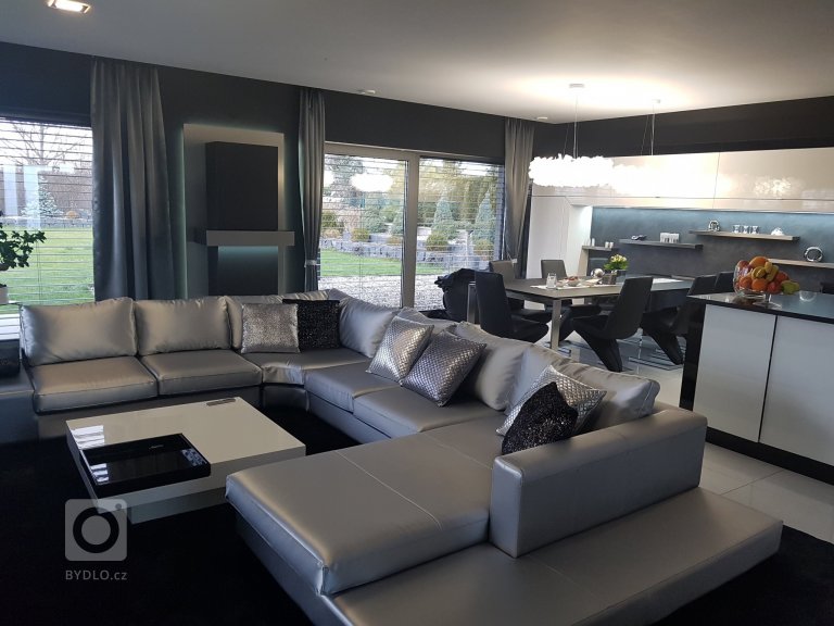 add picture to album