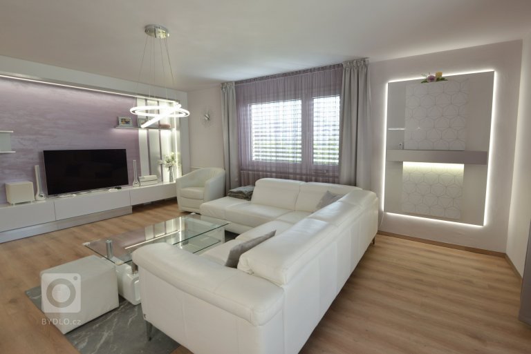 add picture to album