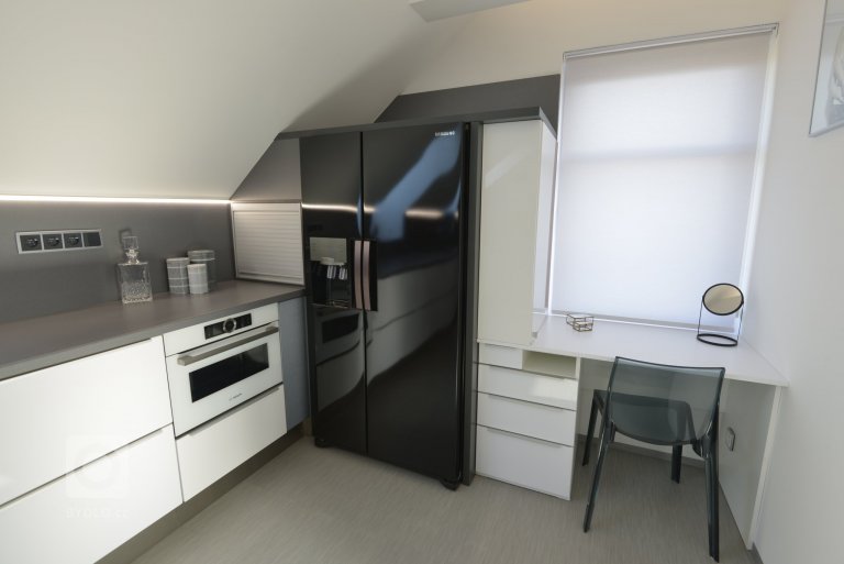 add picture to album