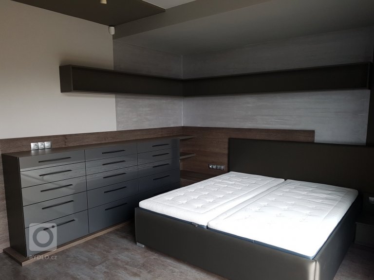 add picture to album