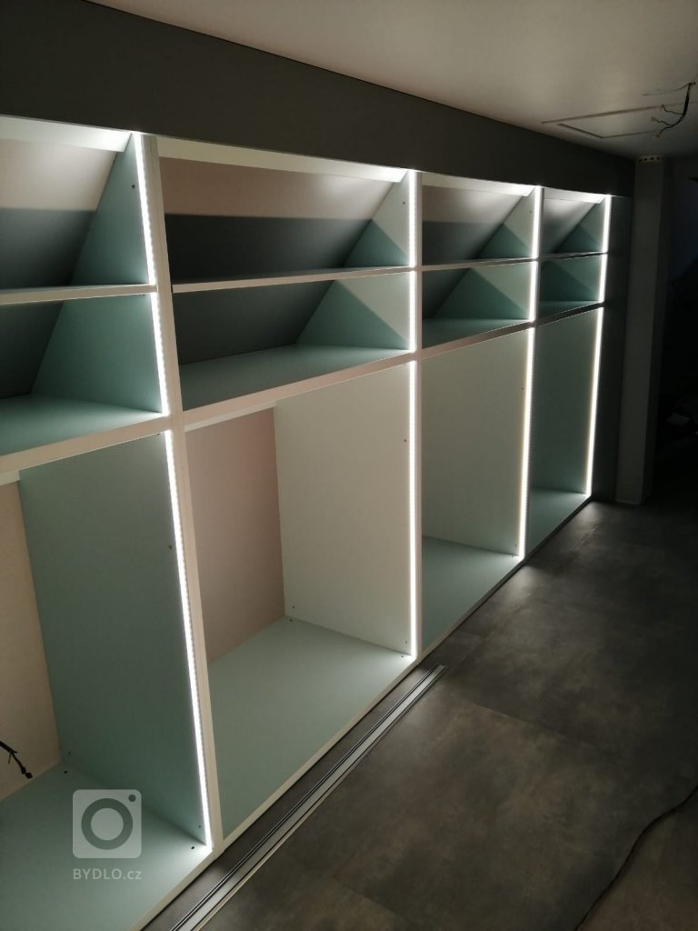 add picture to album