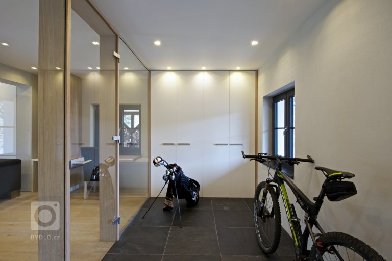 add picture to album