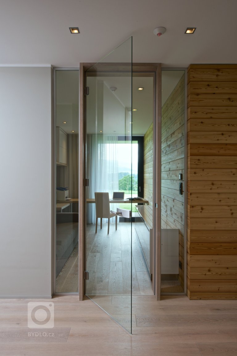 add picture to album