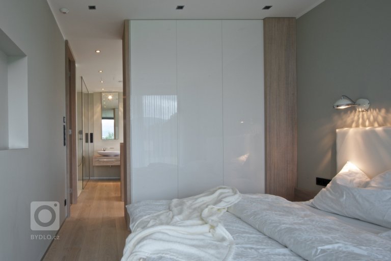 add picture to album