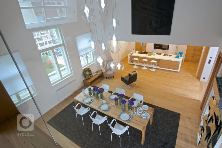 add picture to album