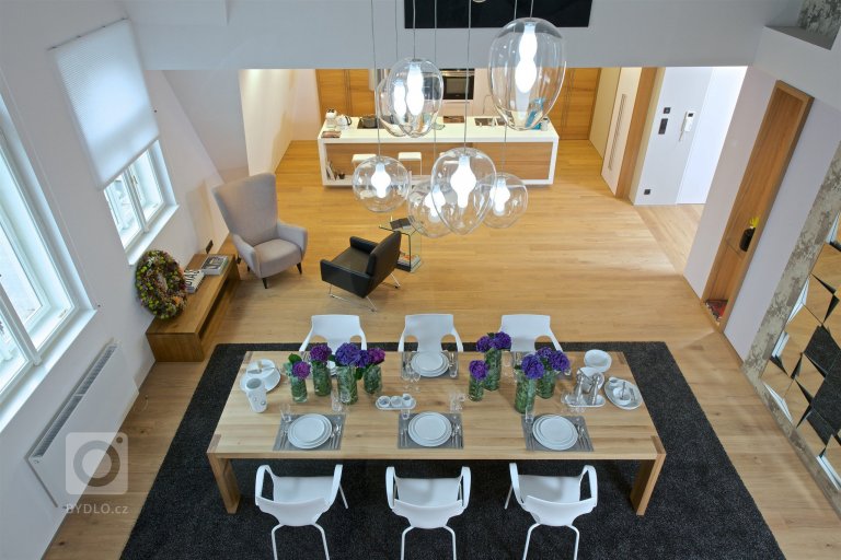 add picture to album