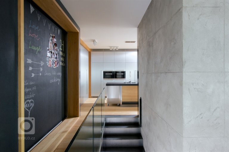 add picture to album