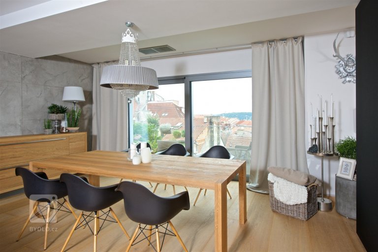 add picture to album